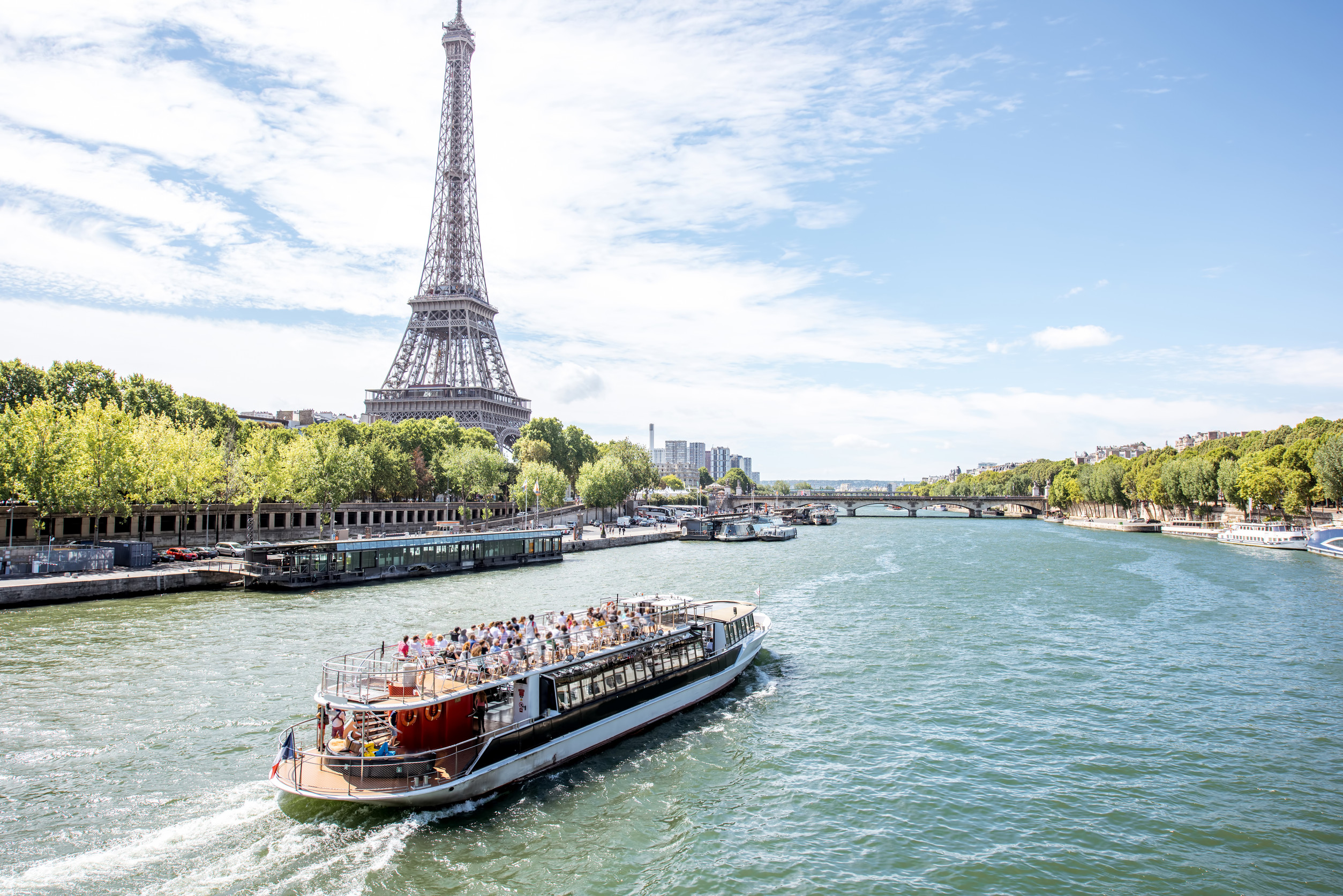 Branding d’entreprise : comment mettre la location de péniche à profit ?