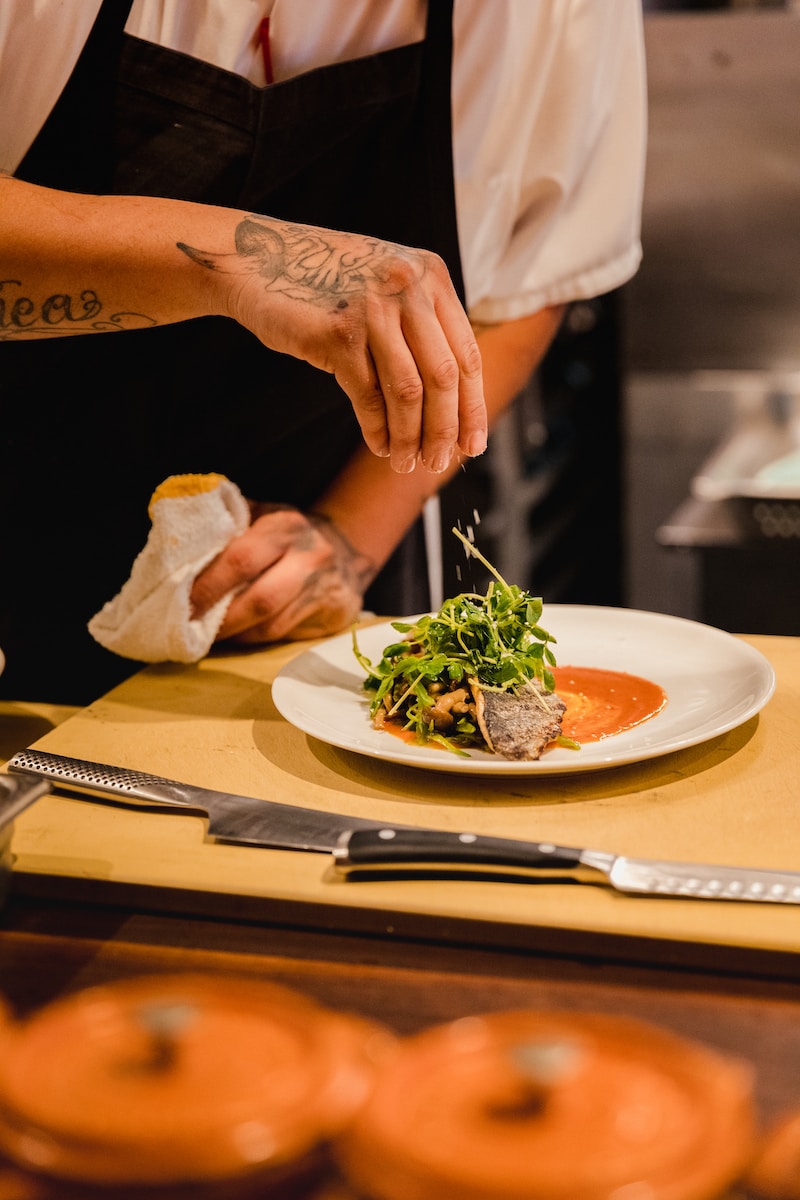 Devenir chef à domicile en micro-entreprise