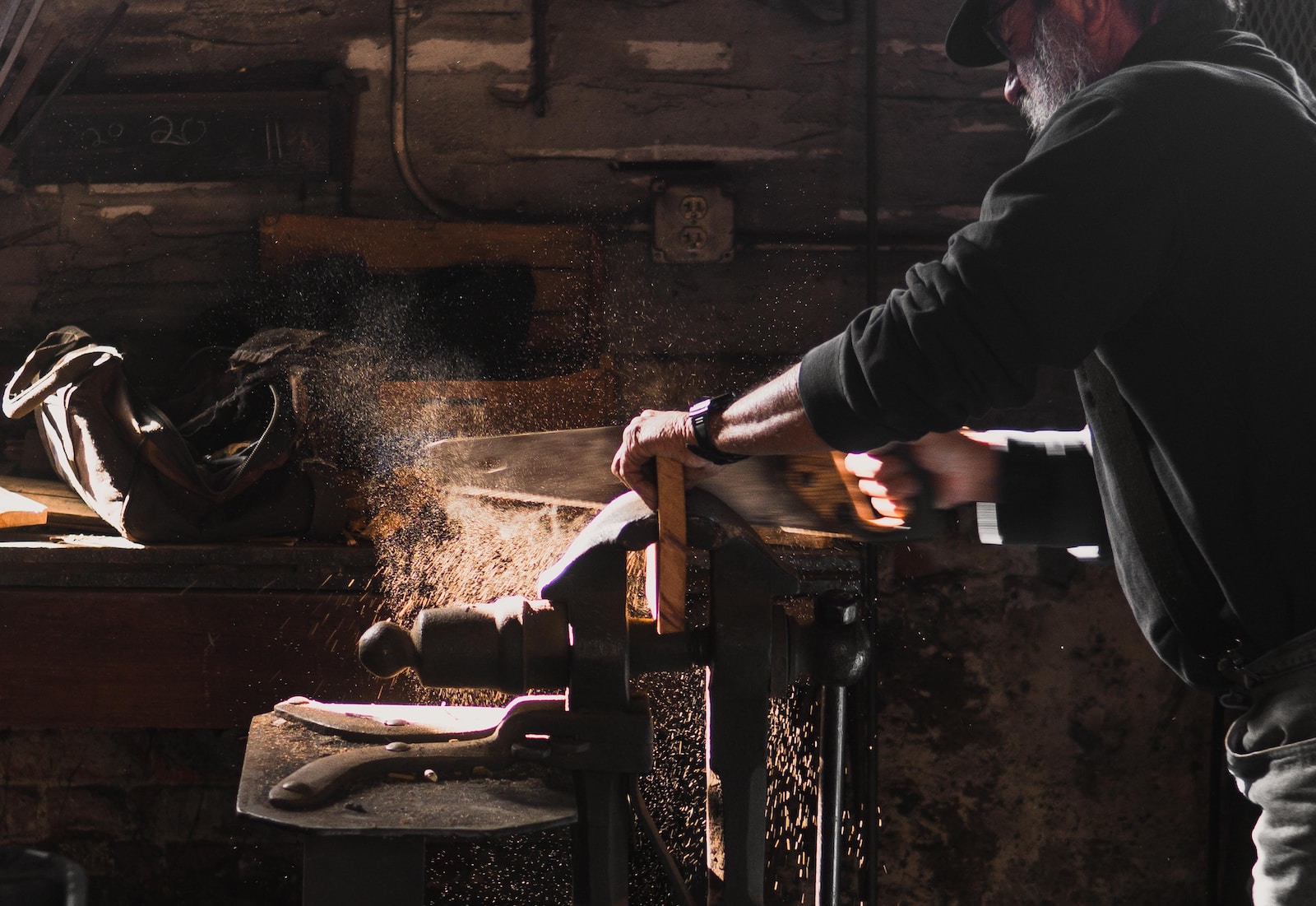 Devenir ébéniste en micro-entreprise