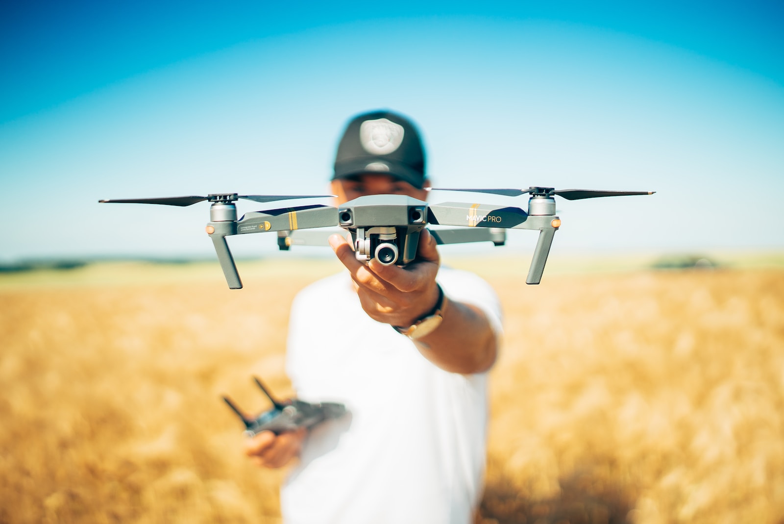 Devenir pilote de drone en micro-entreprise
