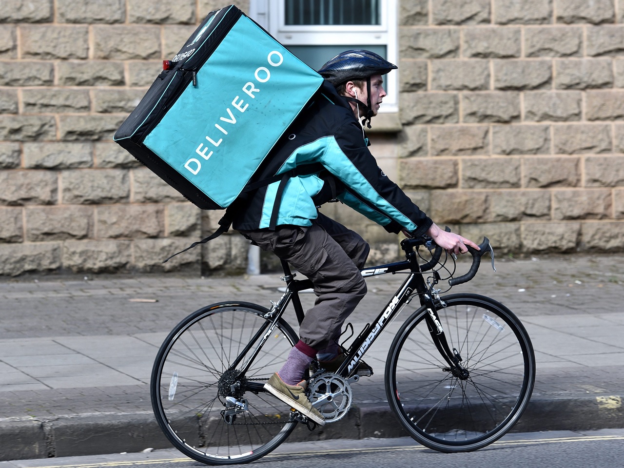 Quelles sont les étapes pour rouler avec Deliveroo ?